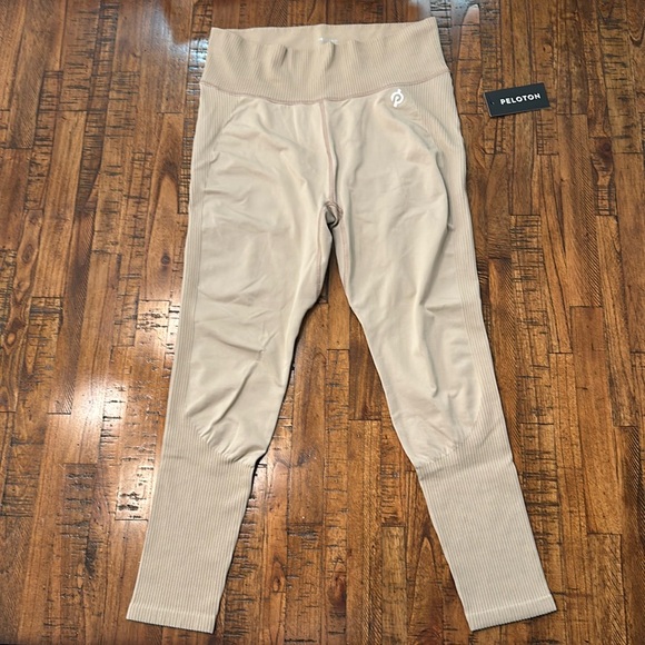 NWT Peloton High Rise Seamless Leggings 25” Inseam - Picture 1 of 2